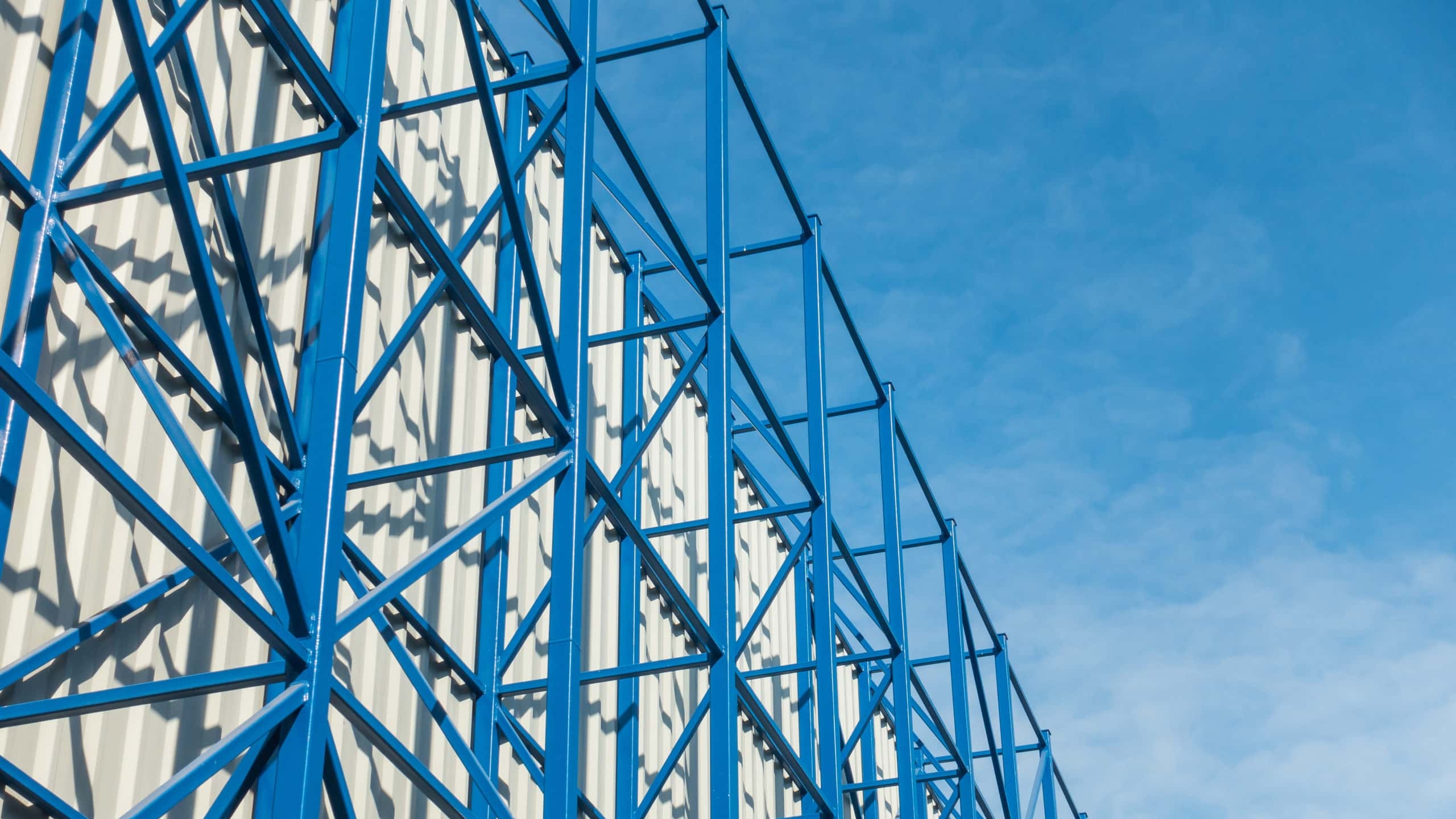 Charpente métallique avec un revêtement anticorrosion